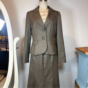 Size 4 Almost New Vintage Brown/Gray Ann Taylor Wool Skirt Blazer 2 piece Suit